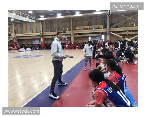 方硕在篮球赛场上的崛起与挑战探讨他的职业生涯与未来发展方向